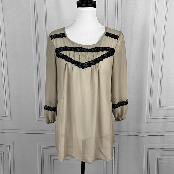 Sheer top 🖤 - Picture 1 of 8